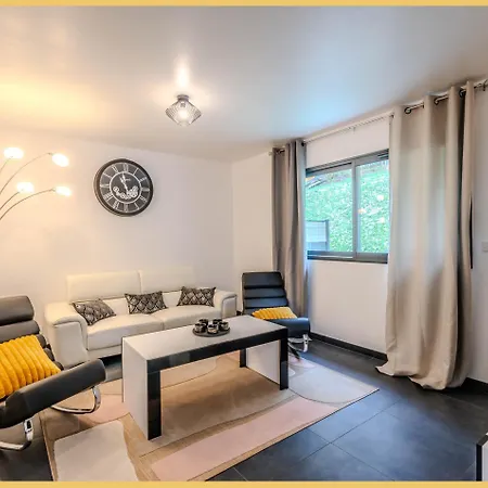 Holiday home Chic Vanilla Home, Maison Moderne Entre Annecy Et Geneve *